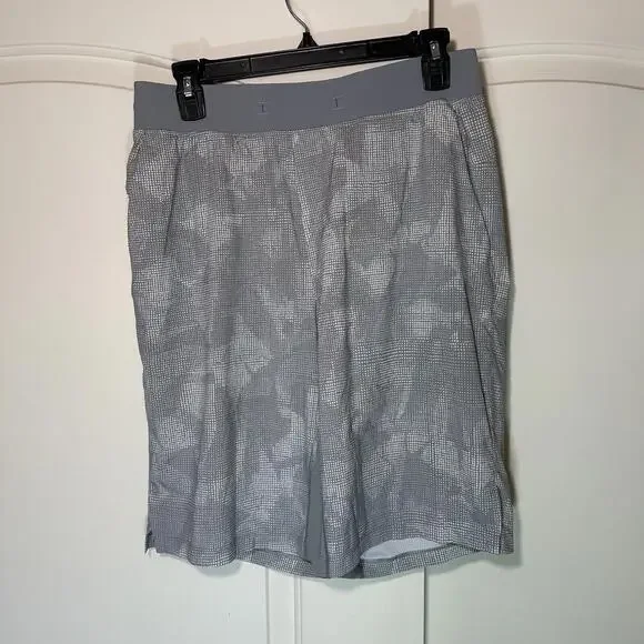 Lululemon T.H.E. Short 11” Linerless Illusion White Light Cast Gray Mens Medium - Picture 2 of 6